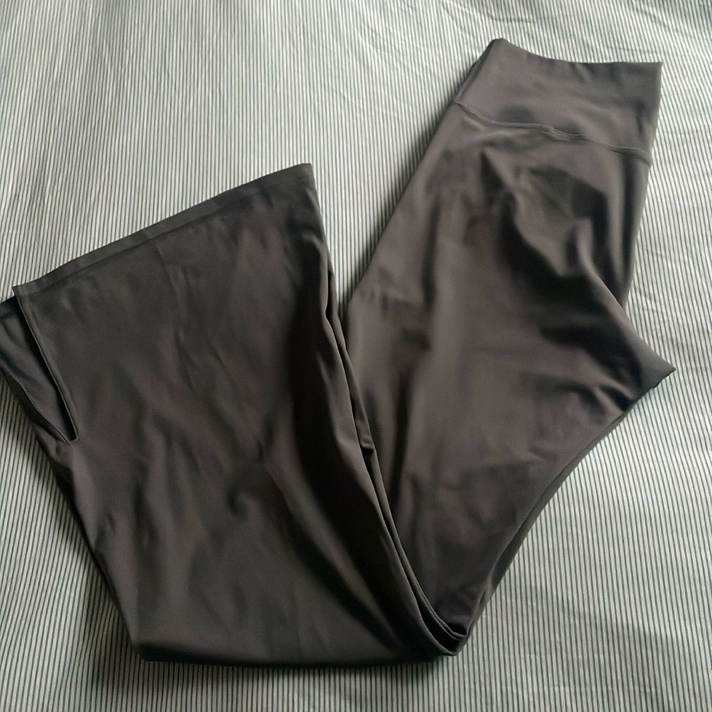 social tourist gray high-rise v-waist flare pants